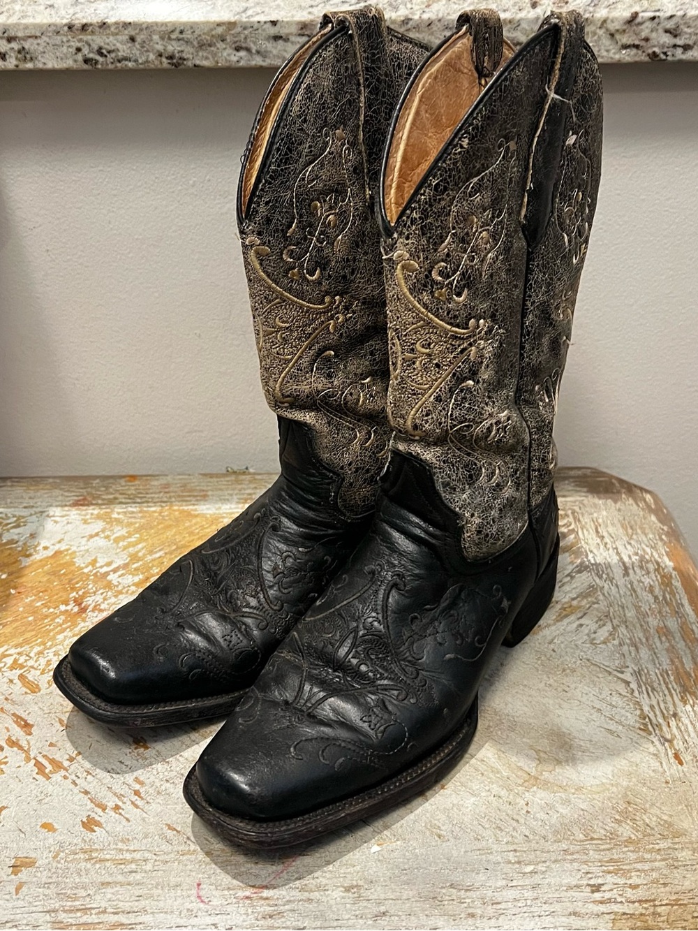 Circle G Womens Crackle Scroll Bone Embroidered Western Boot Dyed Black Sz 11